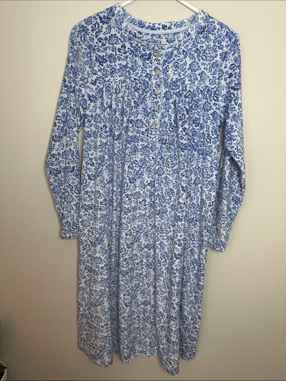 Aria Blue and White Floral Long-Sleeve pajama dress size M